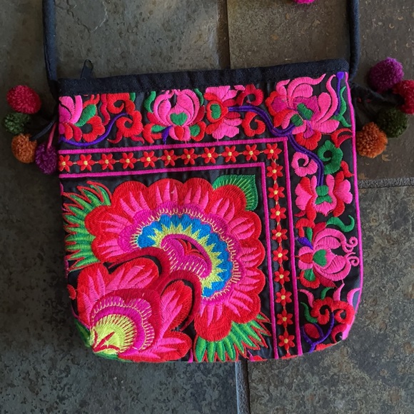 NWOT Thailand Matching Crossbody & Wallet Set - Picture 4 of 16